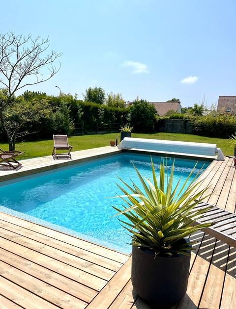 Property with a private pool and cottage