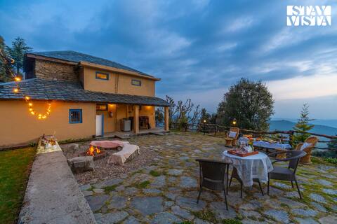 StayVista at Rooh 2BR w/ Mountain View