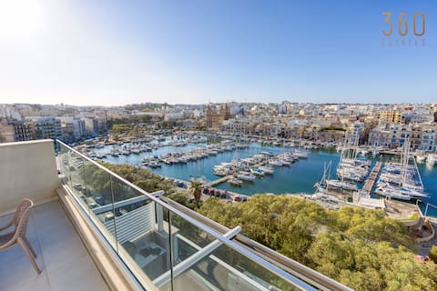 Modern 3BR home with Stunning Marina View in Pieta
