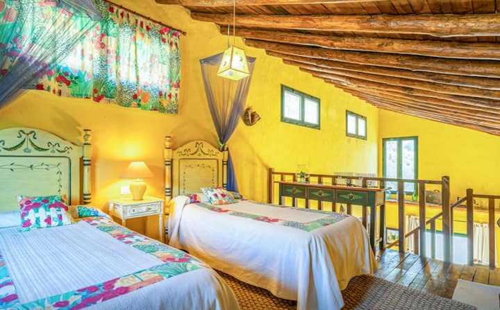 Schlafzimmer 1