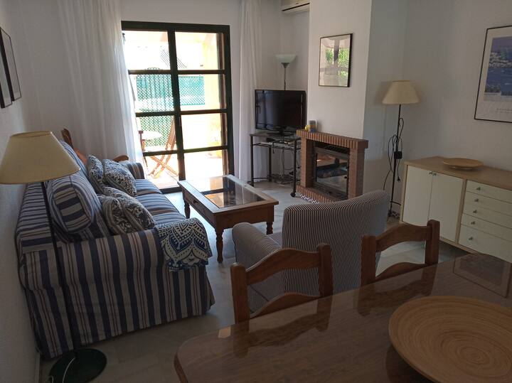 Chalet Adosado En Una Planta. - Novo Sancti Petri