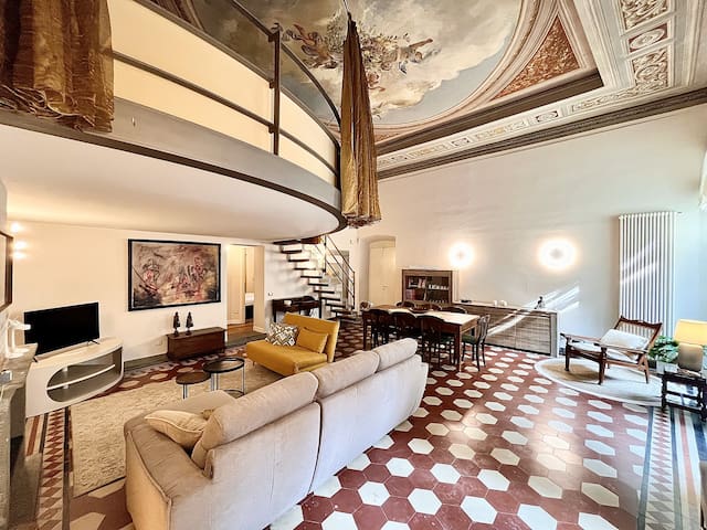 Piazza Vecchia Bergamo, La casa Dell’arte