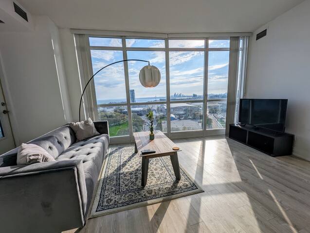Fort York Condo w/ Stunning Views