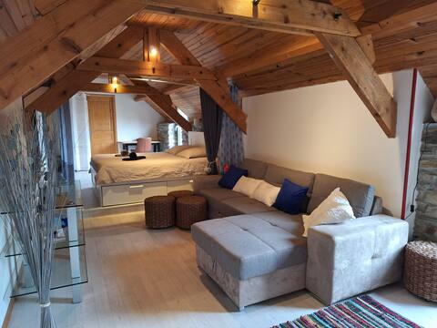 Successful Airbnb property: Studio loft en duplex 60 m² in Cherbourg En Cotentin