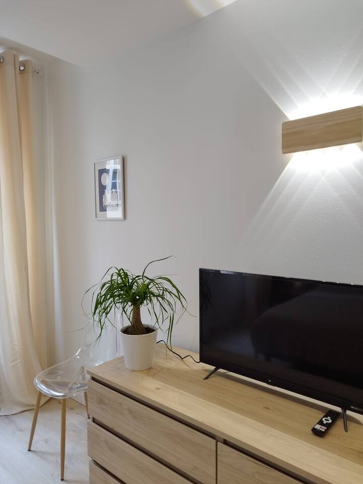 Un Joli Studio Au Coeur Macon Place Aux Herbes - ibis budget Mâcon Nord