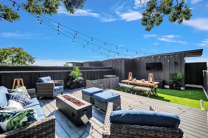 Rooftop/Geodis Park/Pet Friendly