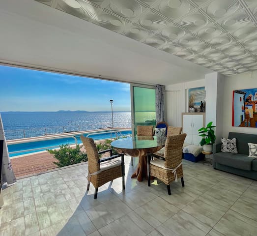 Roca 27/28 * Parking * Front de Mer * Clim * gallery image 5