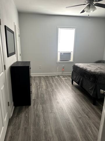 Luxury Style 4-bedrooms and 2 bathrooms gallery image 3