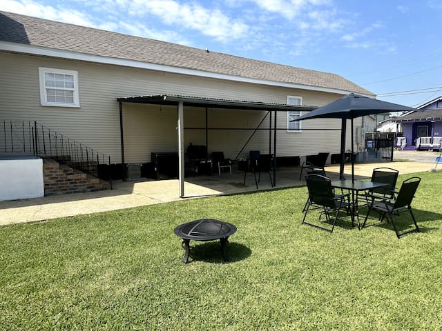 Luxury Style 4-bedrooms and 2 bathrooms