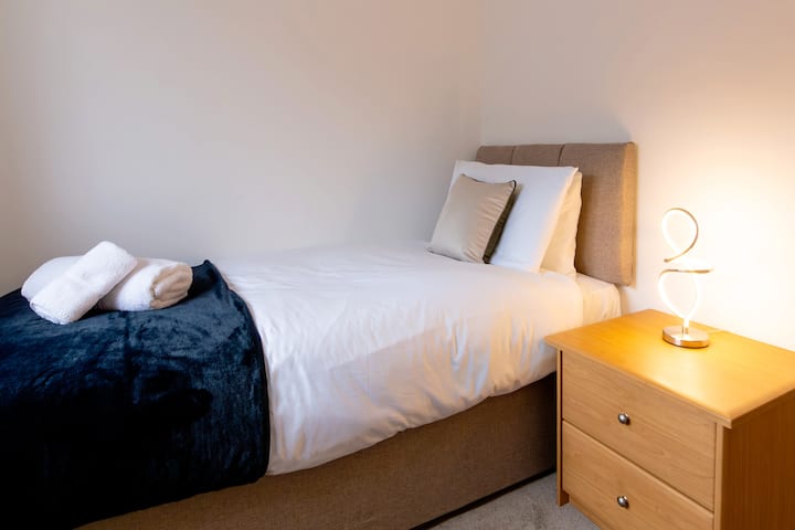 Единечен кревет во спална соба 3 