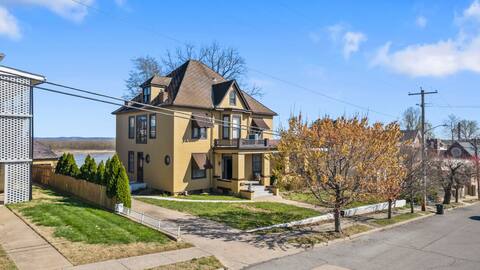 Rivercrest Castle
