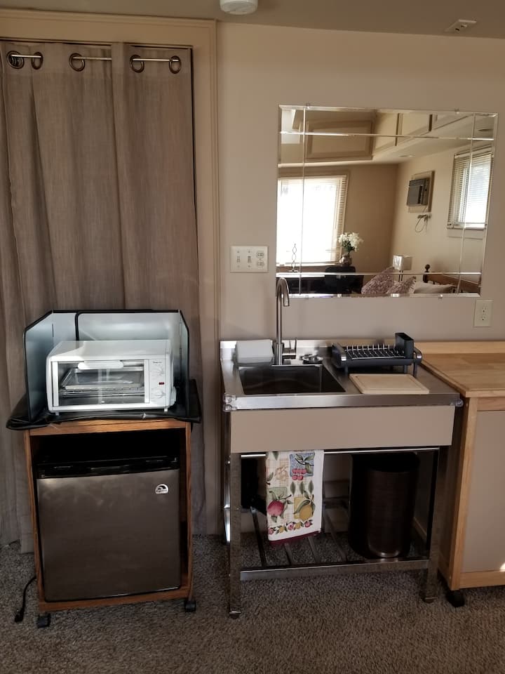 Entire Studio With Deck - Massachusetts