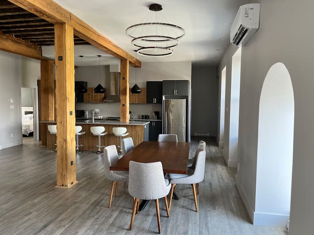 Delightful condo in OldMontréal, parking included