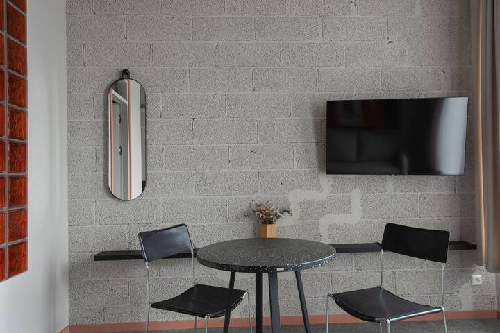 Resume apartments managed Airbnb listing 2
