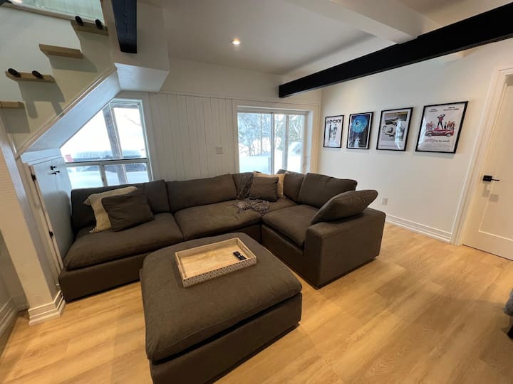 The Getaway: Modern Lakefront W Hot Tub/sauna/wifi - Huntsville