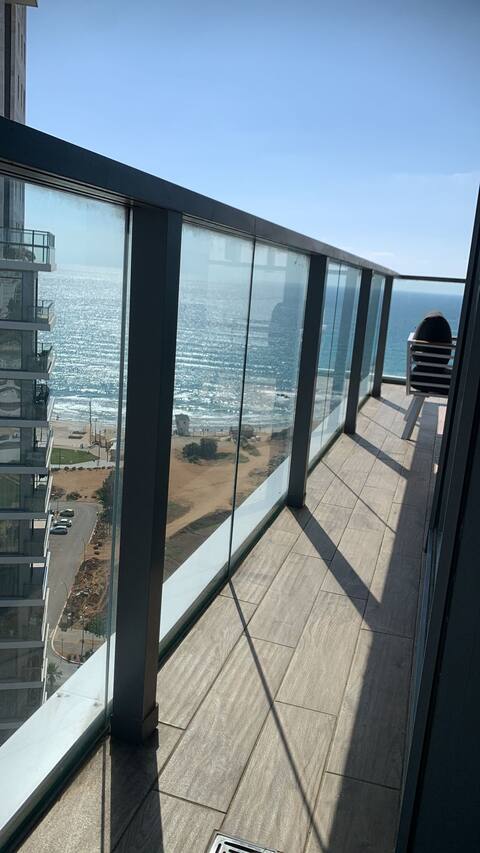 Luxury apartment on the sea
Luxury apartment beachfront