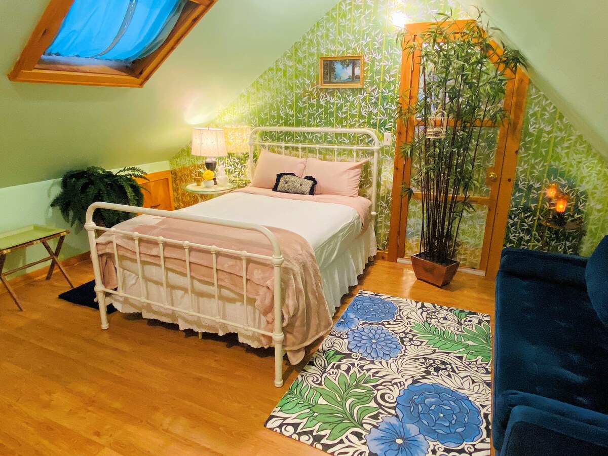 Двойно легло, удобен луксозен матрак Kingsdown Emerald Crown Ultra, е изключително дълга дължина, чудесна за по - високите хора!