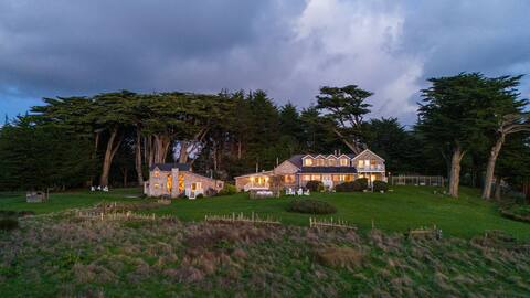 Your Family Reunion Here - Sleeps 30+