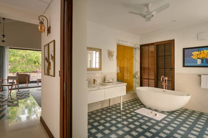 Full bathroom 4 image 1
