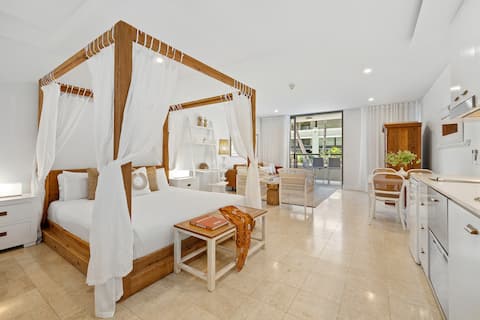 La Petit Unite - Luxe Santai Studio by uHoliday