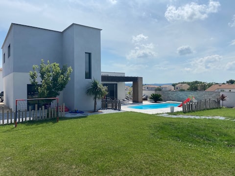 Apartment with garden/pool