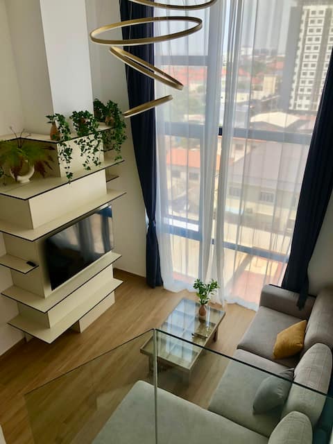 Beautiful riverfront loft apartment | 5F