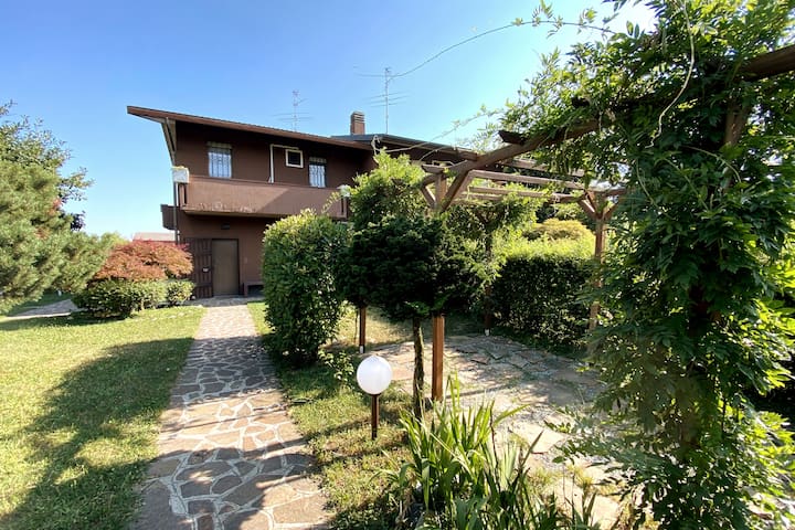 Il Glicine Bianco B&B | Villa near airport