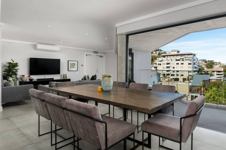 Penthouse with Gorgeous Mountain & Ocean Views gallery image 5