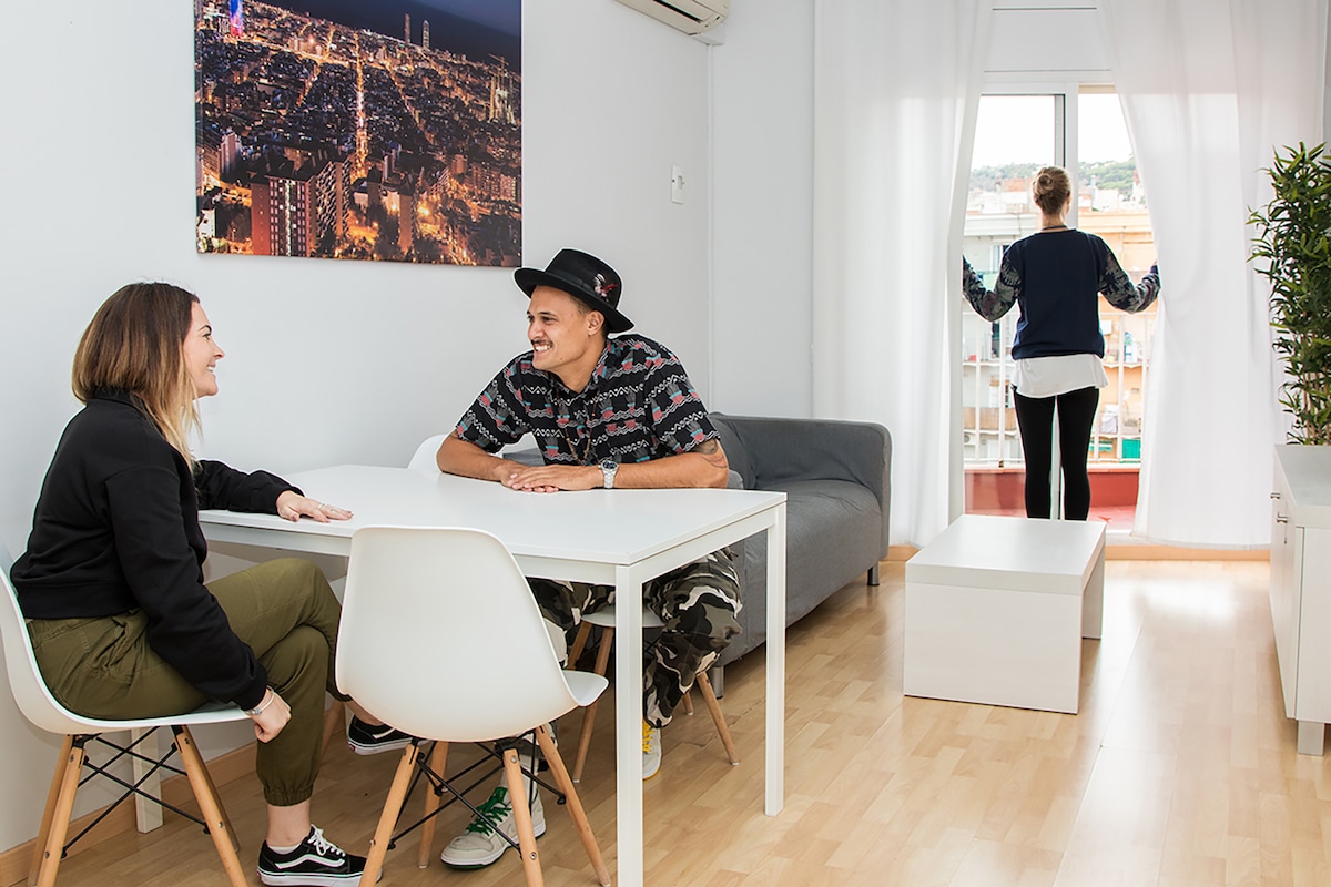 Propiedad de Airbnb exitosa: Apartment for up to 7 people en El Camp De L'arpa Del Clot