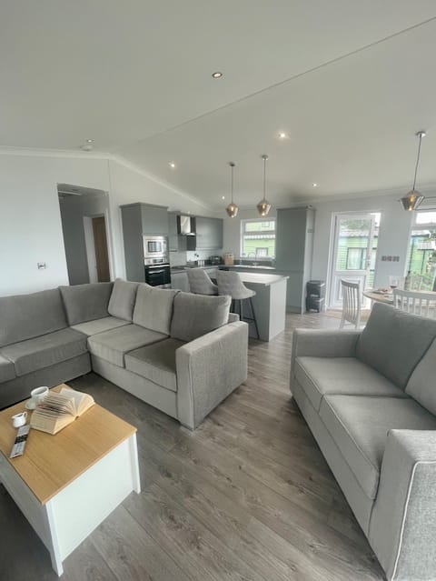 C13 Hendre Coed Isaf sea views.