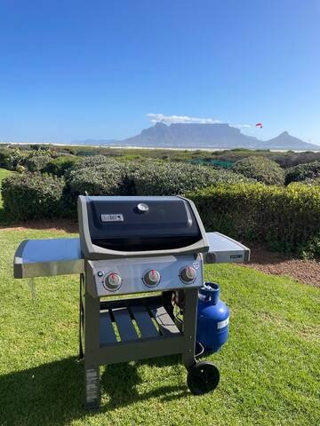 Luxury beachfront villa in Dolphin Beach, sleeps 6 gallery image 2