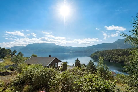 Cabin with fantastic views in Vanvik, Sauda/Suldal