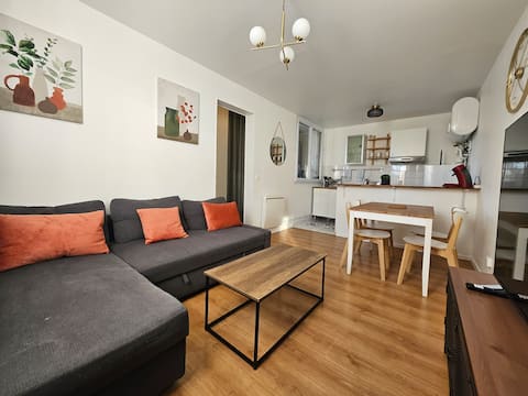 Beautiful 2 rooms on courtyard