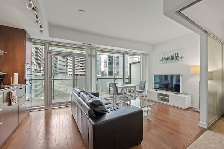 Modern 1br + Workspace - Jays/ent. District - Toronto