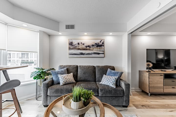 Stylish Yorkville Suite Near Luxury Boutiques - Toronto