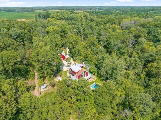 Woods Inn and Farmhouse gallery image 2