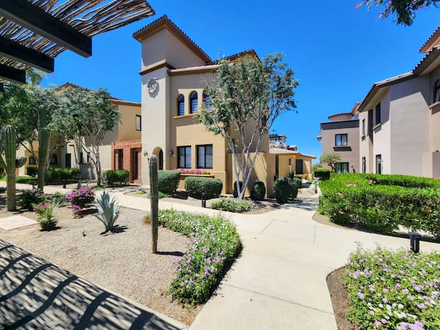 Entire home with 3 bedrooms in Cabo San Lucas - Amazing 3BR, Cabo, Pool/Jacuzzi Beach Access Roof