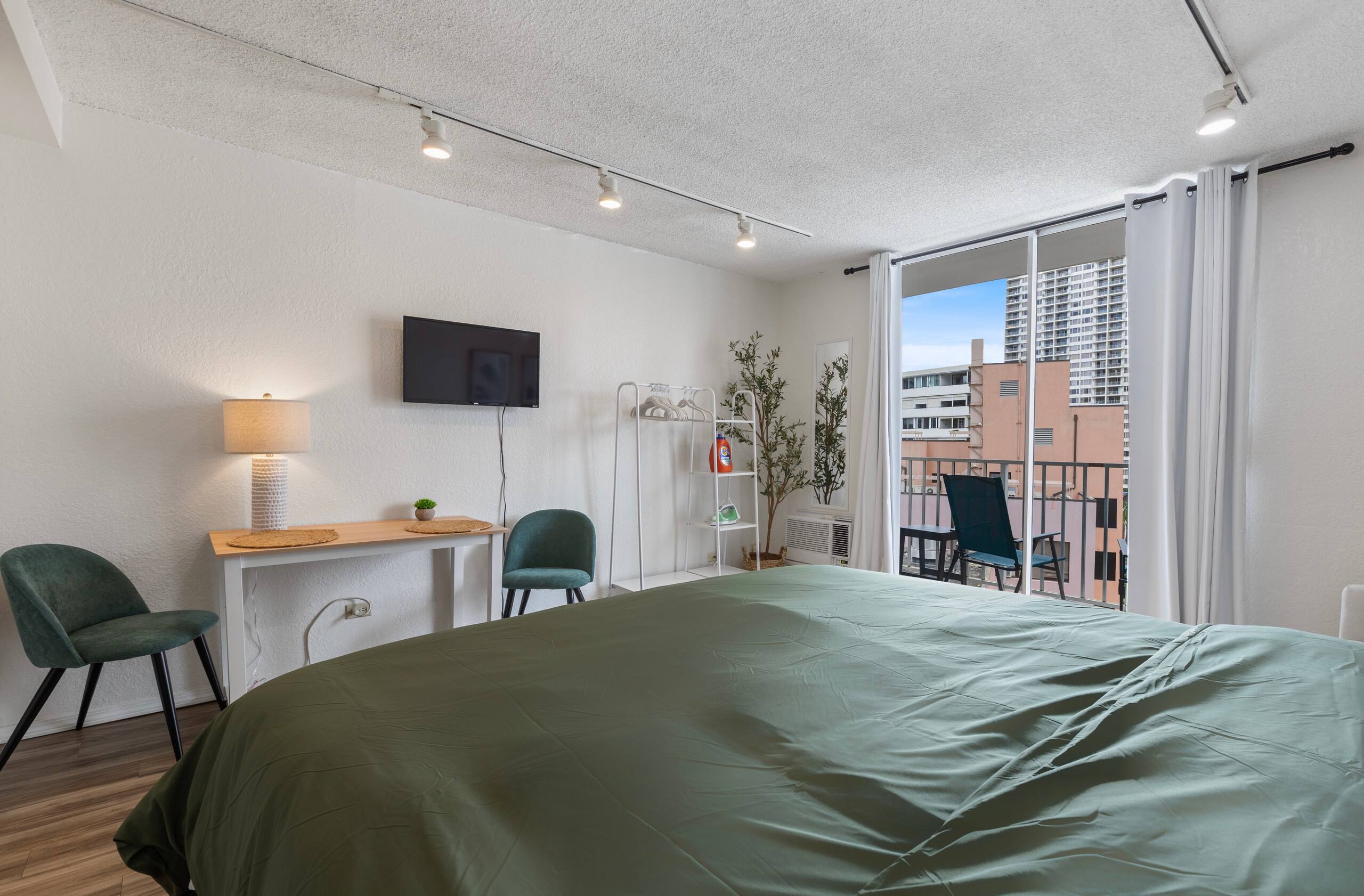 Condo in Honolulu · ★4.9 · Studio · 1 bed · 1 bath - Image 17