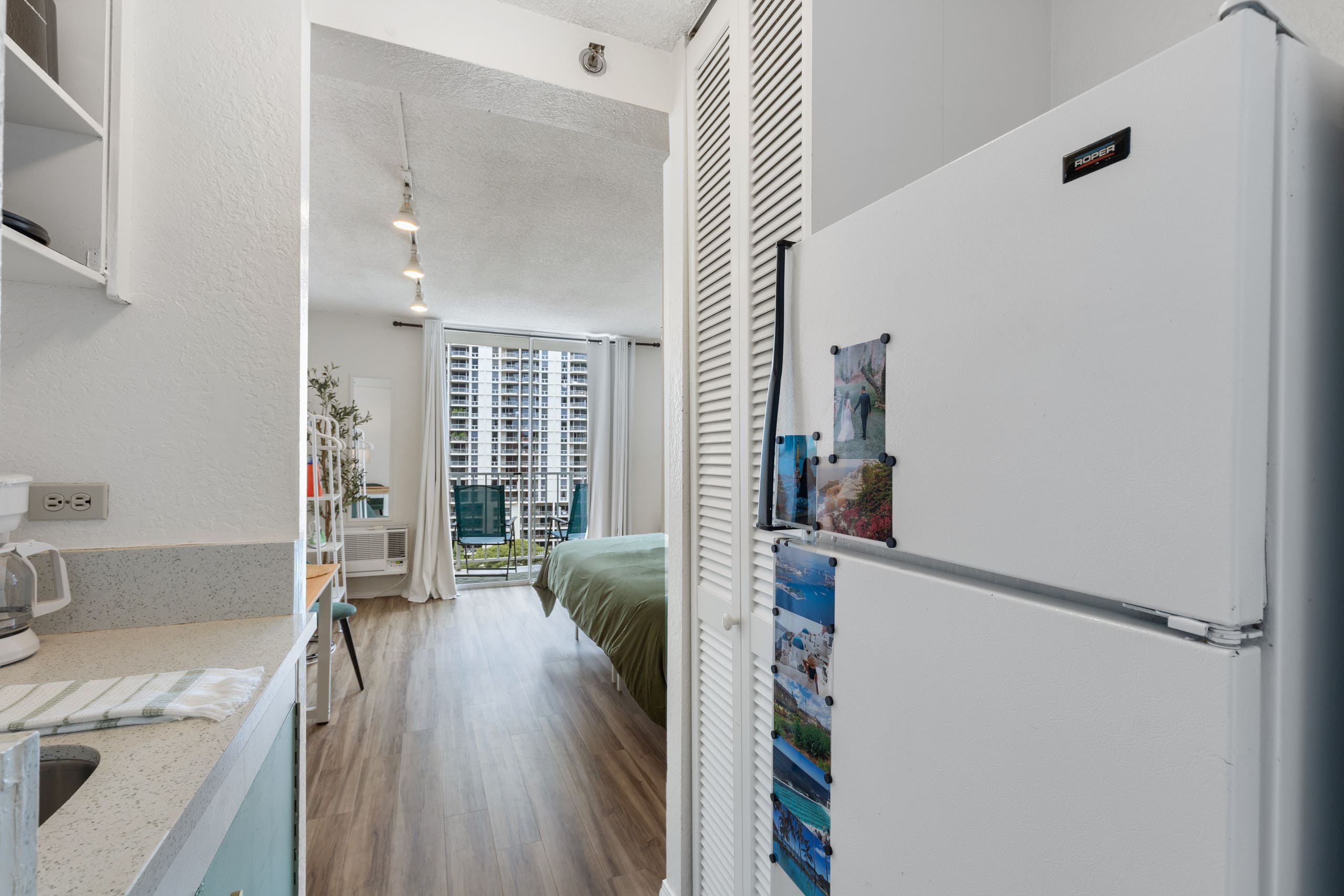 Condo in Honolulu · ★4.9 · Studio · 1 bed · 1 bath - Image 26