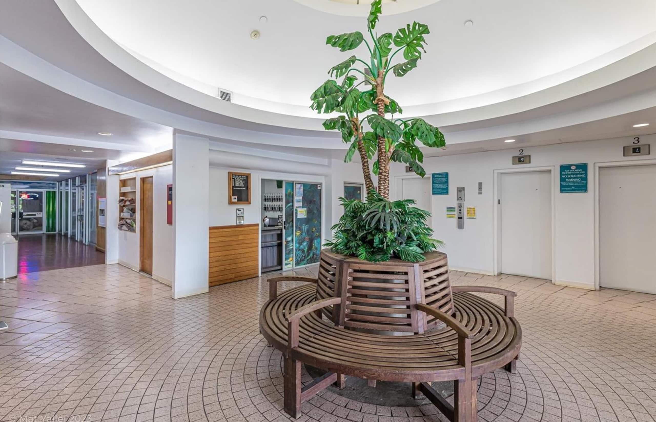 Condo in Honolulu · ★4.9 · Studio · 1 bed · 1 bath - Image 31