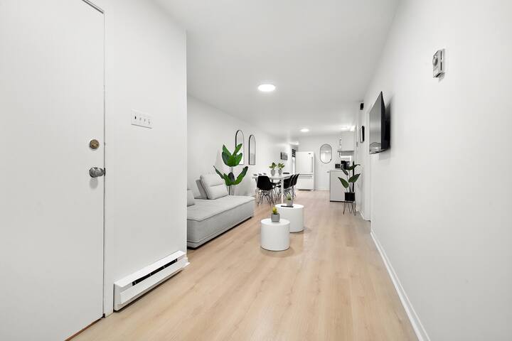 Montreal New 5 Bedroom Sleeps 15 gallery image 5