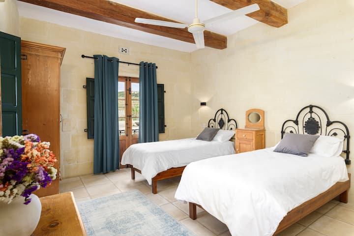 Chambre avec lits jumeaux