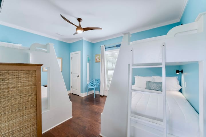 Bedroom #4 - 2nd Floor - Bunk room with 2 twin over full bunks (Sleeps 4 adults or 6 kids) 