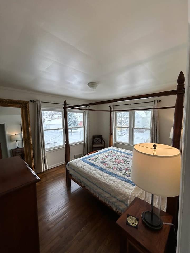 Elegant 3 Bedroom Family House - Lincoln Park, MI