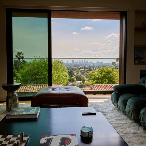 Hollyridge Mountain Dream gallery image 3