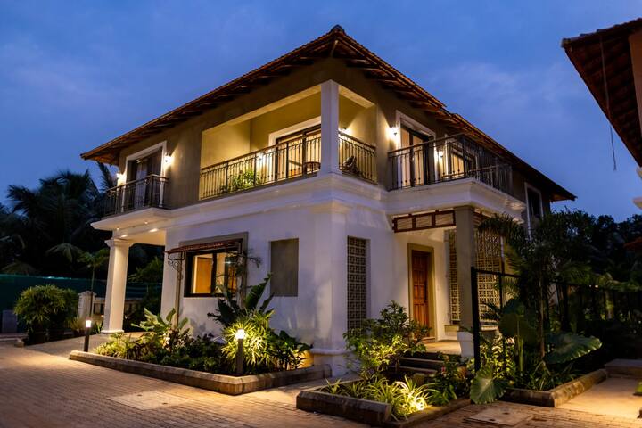 Stylish 4bhk villa with private pool in Assagao