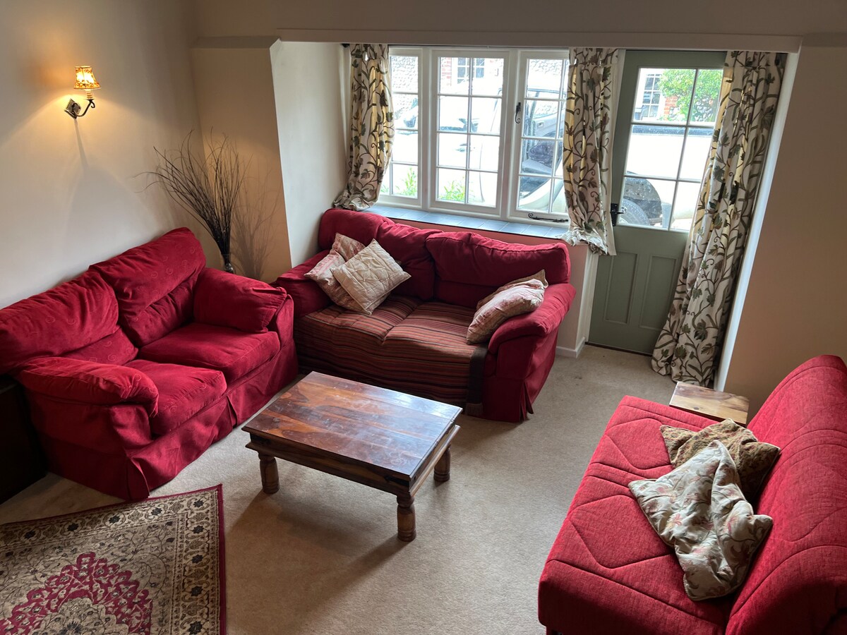 Top Airbnb: Bakery Cottage, Blakeney in Blakeney