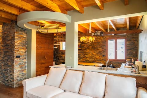 Top Airbnb: [Le Grange Blue apartment] Close to the ski slopes in Montgenèvre