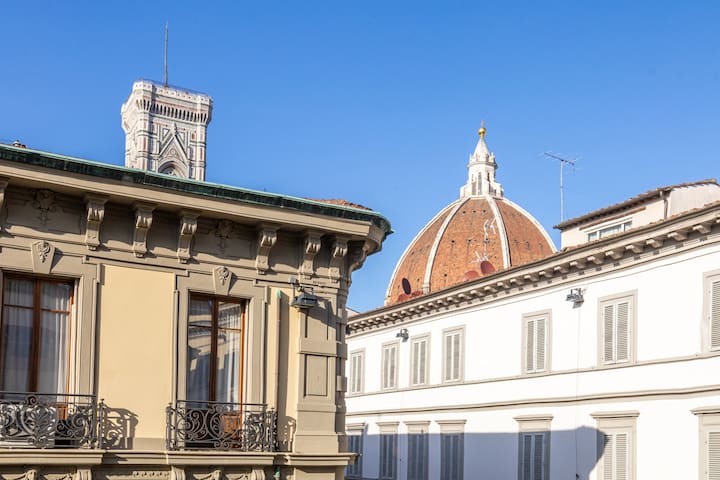 Dante Alighieri Luxury [A.C and elevator] gallery image 4