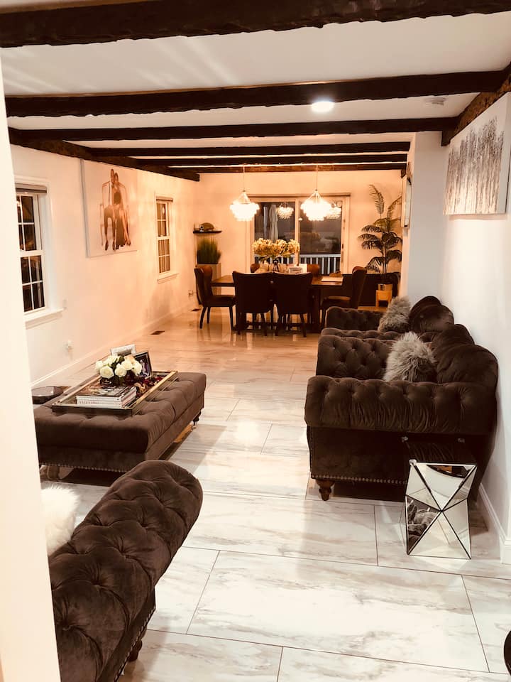 Cozy Long Island Airbnb - Garden City, NY